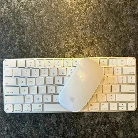 Apple Magic Keyboard and Mouse - Picture 2 of 3